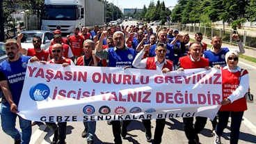 Gebze Sendikalar Birliği tüm Türkiye’ye örnek olmaya devam ediyor! P&G grevini ziyaret ettiler