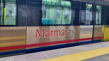 Marmaray'da bir kişi intihar etti
