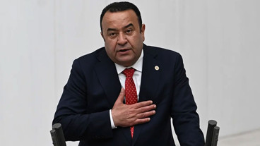 Adnan Beker CHP'den istifa etti