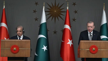 Cumhurbaşkanı Erdoğan: Savaş bağımlısı İsrail'e fırsat verilmemeli