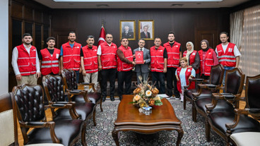 Kızılay Çayırova Şubesi'nden Vali İlhami Aktaş'a ziyaret