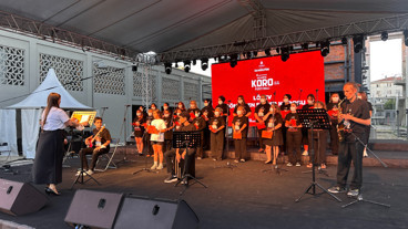 LÖSEV Gönülden Sesler Korosu, İstanbul Koro Festivali'nde umut dolu bir konser verdi