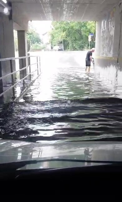 Kocaeli'yi sağanak vurdu: Araçlar mahsur kaldı - Resim : 2