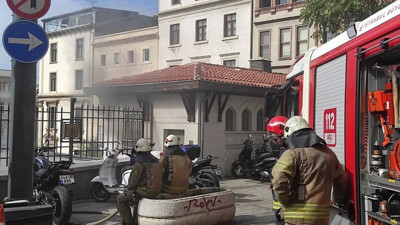 Beyoğlu Belediyesi önünde patlama!