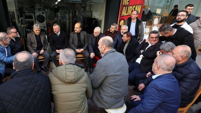 Tahir Büyükakın, İzmit esnafını ziyaret etti