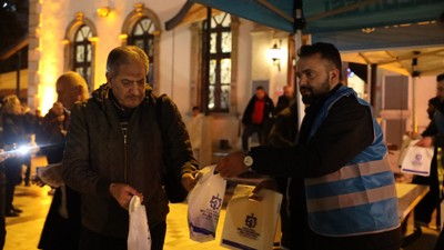 Kocaeli Büyükşehir’den kandil simidi ikramı!