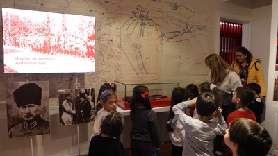 İzmit Belediyesi Atatürk ve Milli Mücadele Anı Evi'ne akın akın ziyaretçi ağırladı