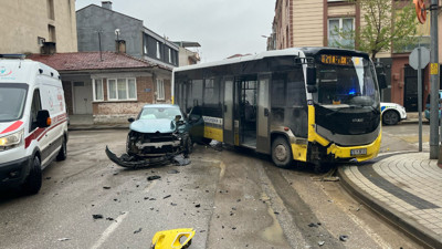 Halk otobüsü ile otomobil çarpıştı: 3 yaralı!