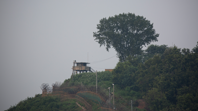 Güney Kore, sınırı geçen Kuzey Kore askerlerine uyarı ateşi açtı