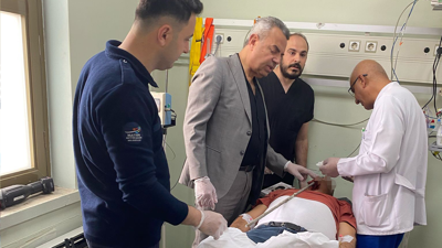 Feci kaza! İnşaat işçisinin yüzüne demir saplandı