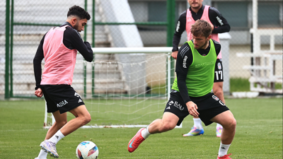 Siyah beyazlı ekip Göztepe maçı hazırlıklarına başladı