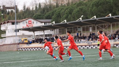 Süper Play-Off’ta liderle ikincinin maçı!