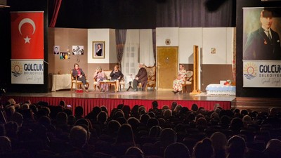 Gölcüklü kadınların tiyatro performansı, hayran bıraktı