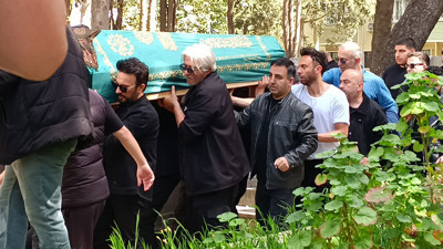 Tarkan annesine gözyaşları içinde veda etti