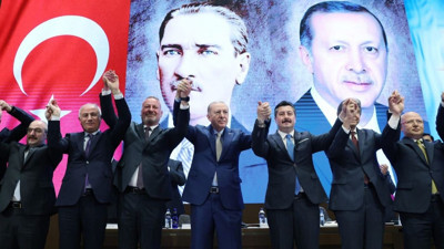 İyi Parti'den istifa eden belediye başkanları AK Parti'ye geçti
