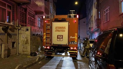 4 katlı binanın çatısı alev alev yandı!