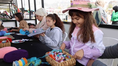KO-MEK’te 23 Nisan coşkusu renkli şapkalara yansıdı