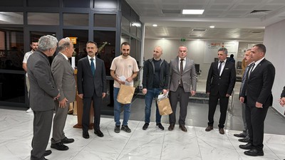 '1 Çocuk 1 Fidan' denildi İlhami Aktaş ilk fidanları dağıttı!