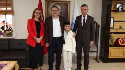 Sertif Gökçe, minik öğrencilerle bir araya geldi
