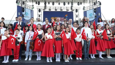 23 Nisan Korteji, rengarenk anlara ev sahipliğinde bulundu!