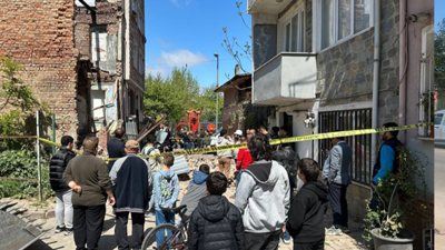 İstanbul'da 127 artçı sarsıntı! 1 bina yıkıldı, 9 ev tahliye edildi