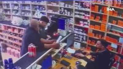 Deprem paniğiyle tezgahın üzerinden art arda böyle atladılar