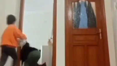 Depreme evde yakalanan çocukların korku dolu anları kamerada