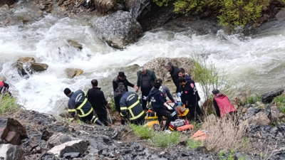 Hakkari'de acı kaza: Ölü ve yaralılar var!