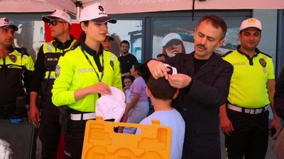 Vatandaşlar bilgilendirildi... İlhami Aktaş, Trafik Haftası etkinliğine katıldı