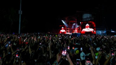 Lady Gaga konserinde bomba paniği!