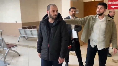 Babasını döven rapçi tahliye edildi