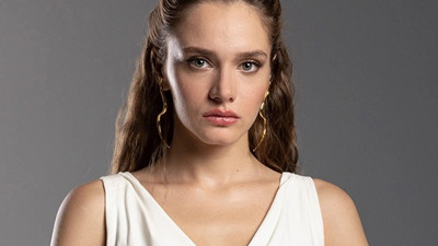 Hudutsuz Sevda Zeynep'i Miray Daner Sezon Bitmeden Veda Etti! İzleyiciyi Üzen Ayrılık Kesinleşti