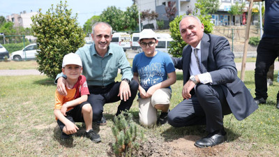 Çayırovalı minikler fidan dikti!
