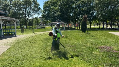 Kartepe'de park ve bahçelere bakım...