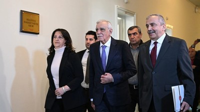 PKK'nın kendini feshetmesine DEM Parti'den ilk yorum!