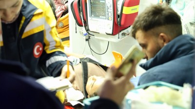 Şarampole devrilen aracın sürücüsü alkollü ve ehliyetsiz çıktı!