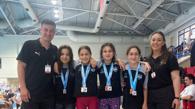 Çayırova'ya yüzmede Türkiye Şampiyonluğu gururu