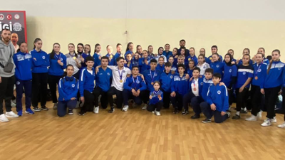 Kağıtsporlu karateciler madalya'ya boğdu!