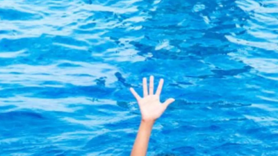 Havuza düşen 4 yaşındaki çocuk boğuldu