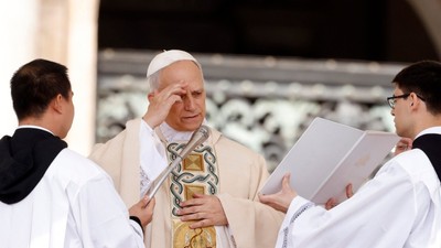 Papa 14'üncü Leo resmen göreve başladı
