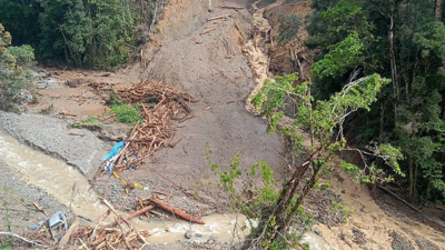 Endonezya'da heyelan: Ölü ve yaralılar var!