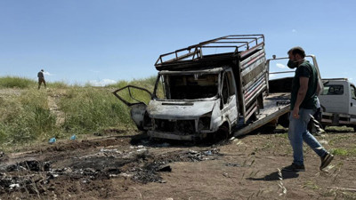 Baba oğul kamyonetle yanmış halde bulundu