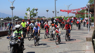 İzmit’te 19 Mayıs coşkusu bisiklet turu ile başladı