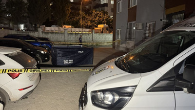 Kız arkadaşını bıçakla öldüren kişi intihar etti