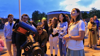 Kocaeli'de uzay serüveni! Teleskoplarla gezegenleri gözlemlediler