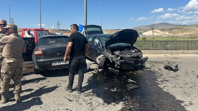 Siirt'te korkutan kaza: 1'i ağır 4 yaralı!