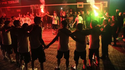 Geceyi gündüze çevirdiler! Vinsan’ı inlettiler!