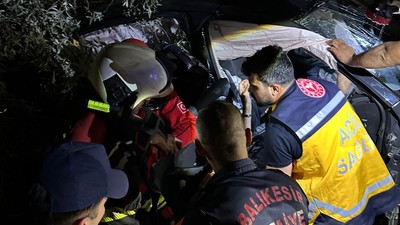 Ayvalık'ta zincirleme kaza: 1'i ağır 5 yaralı