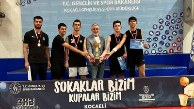 Çayırova’nın genç basketbolcuları il şampiyonu oldu