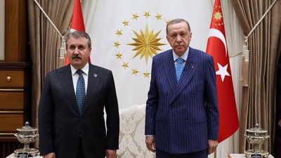 Cumhur İttifak'ta çatlak derinleşiyor! Desticiden PKK resti!
